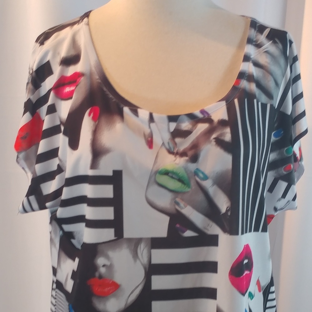 Blu Planet Lips & Nails Top  Sz XL